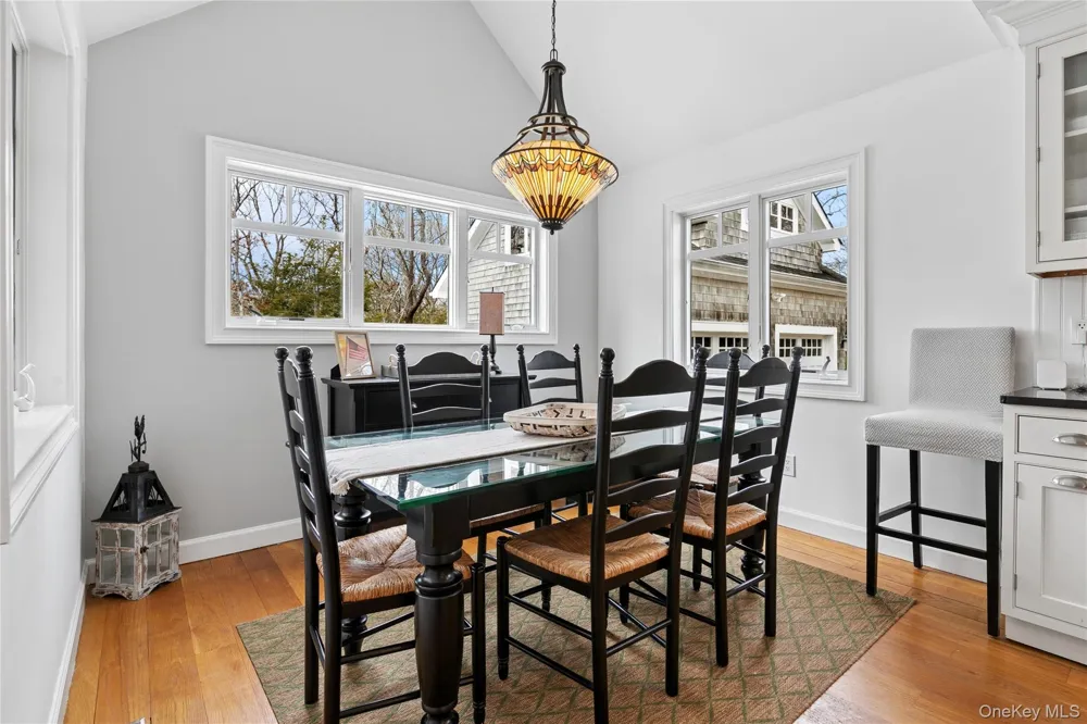 10 Foxboro Road East Quogue, NY 11946