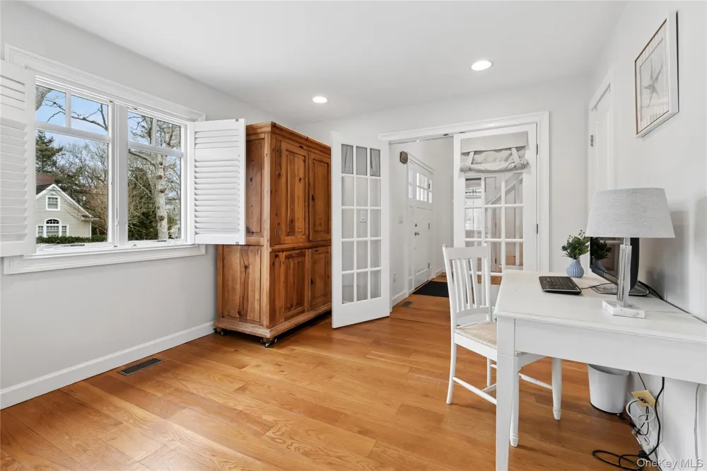 10 Foxboro Road East Quogue, NY 11946