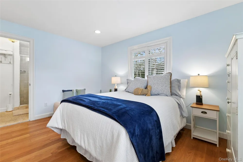 10 Foxboro Road East Quogue, NY 11946