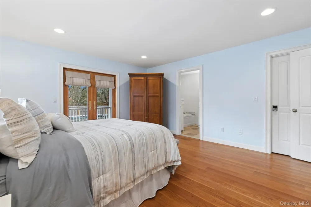 10 Foxboro Road East Quogue, NY 11946