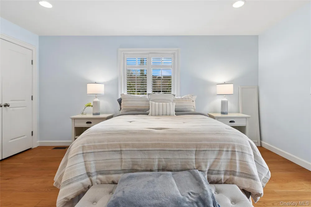 10 Foxboro Road East Quogue, NY 11946