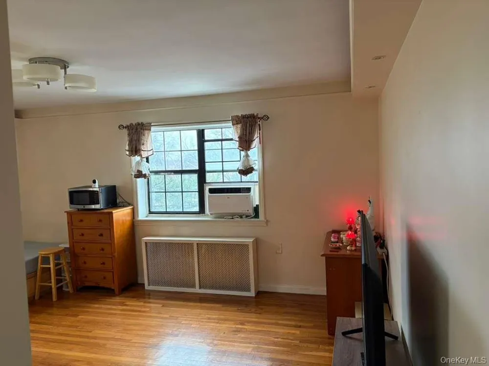 144-04 78th Avenue #3K Flushing, NY 11367