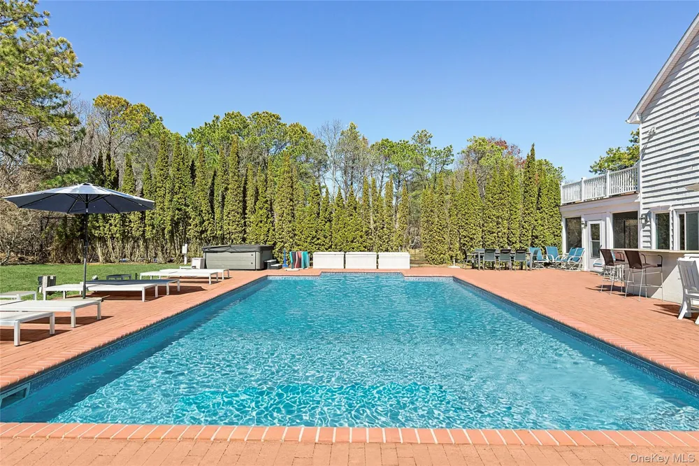 4 Polo Grounds Lane East Quogue, NY 11942