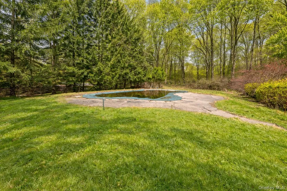 17 Briarwood Lane Suffern, NY 10901