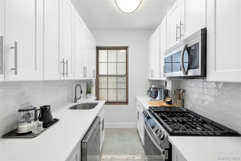 1100 Grand Concourse #4B Bronx, NY 10456