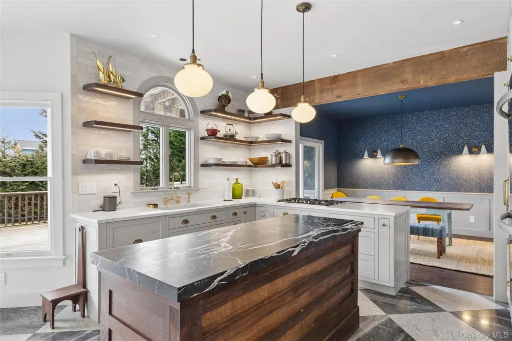4 Glynn Drive Shelter Island, NY 11964