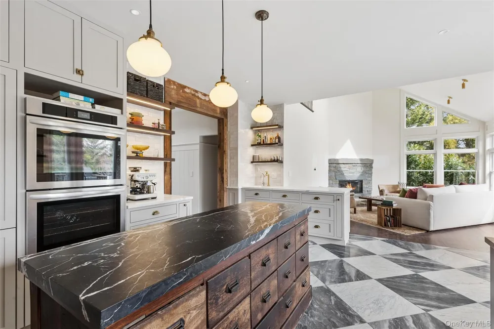 4 Glynn Drive Shelter Island, NY 11964