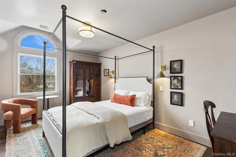 4 Glynn Drive Shelter Island, NY 11964