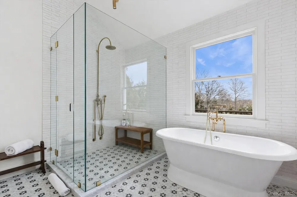 4 Glynn Drive Shelter Island, NY 11964