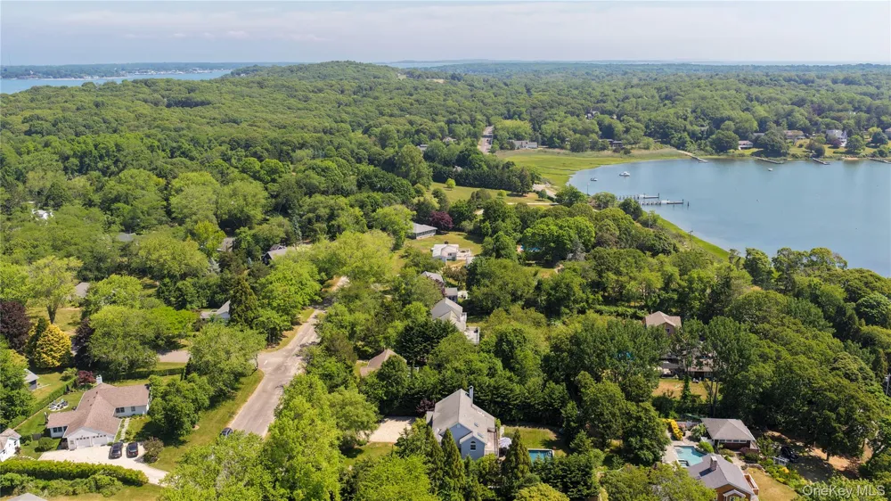 4 Glynn Drive Shelter Island, NY 11964