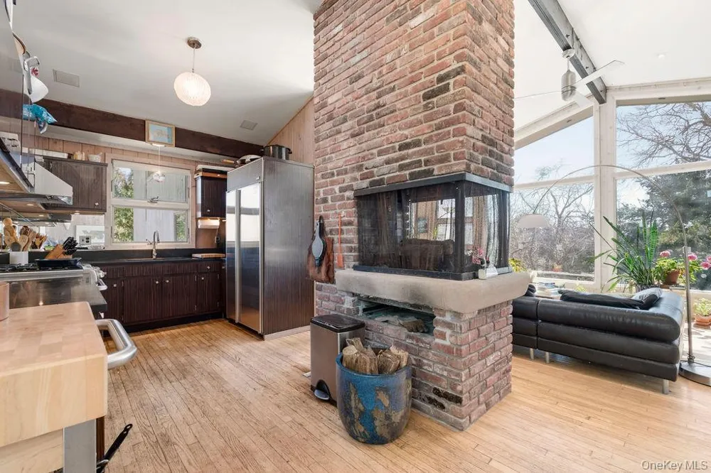 27 Atterbury Road Southampton, NY 11968