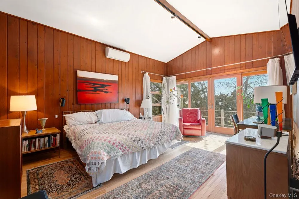 27 Atterbury Road Southampton, NY 11968