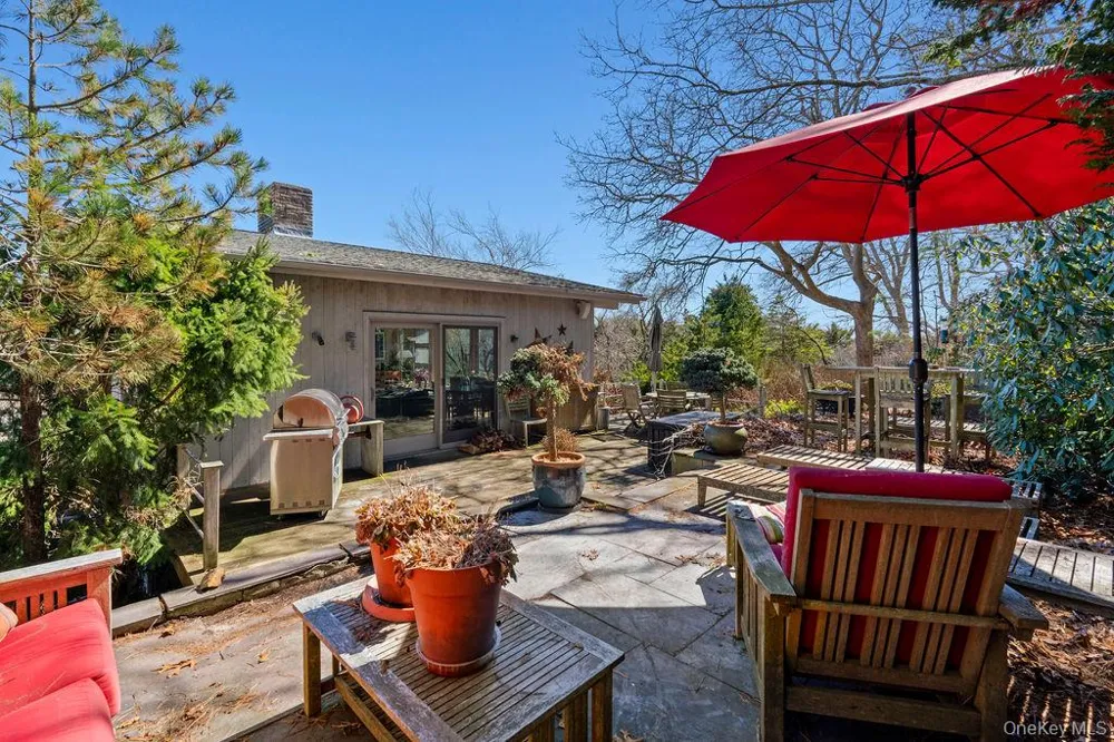 27 Atterbury Road Southampton, NY 11968