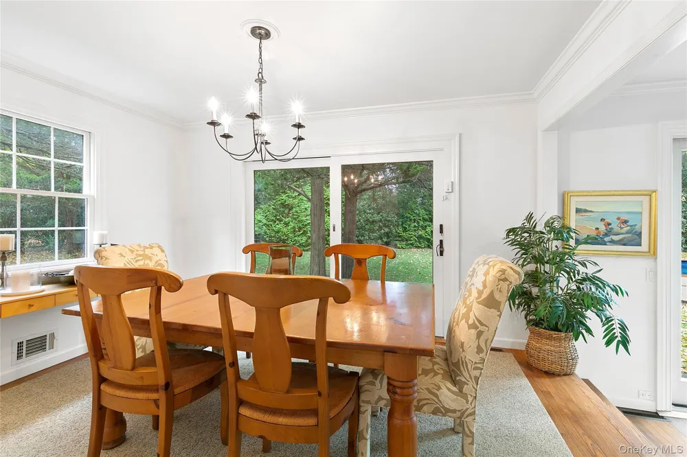 669 Hill Street Southampton, NY 11968