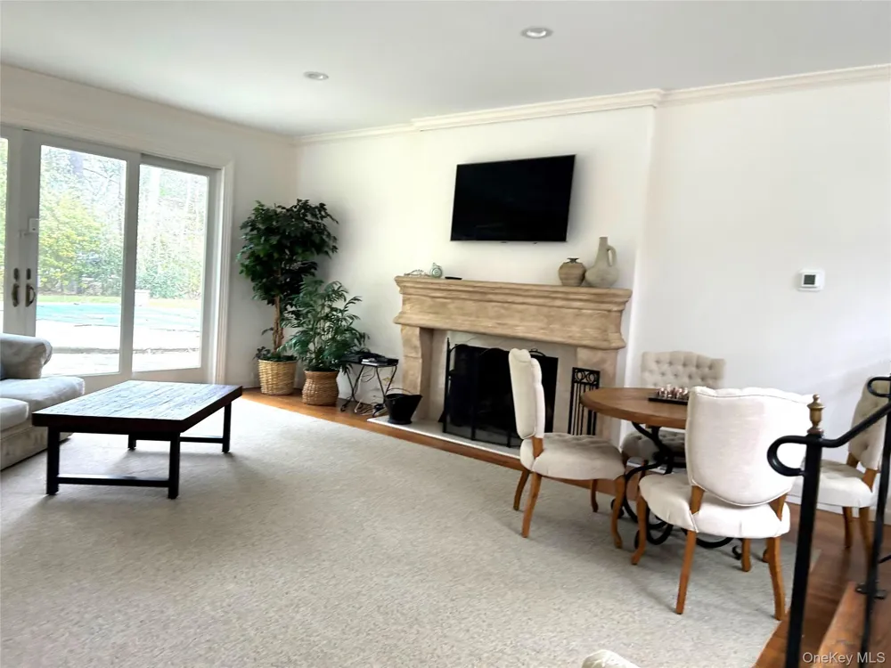 669 Hill Street Southampton, NY 11968