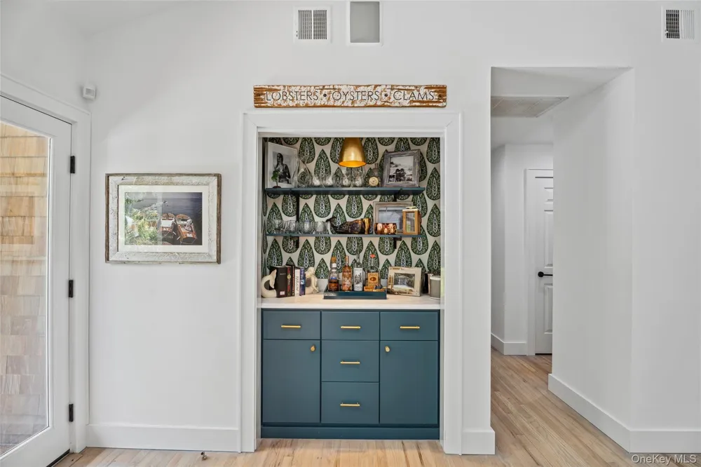 42 Oak Street Westhampton Beach, NY 11978