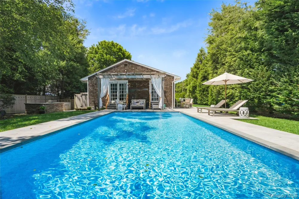 42 Oak Street Westhampton Beach, NY 11978
