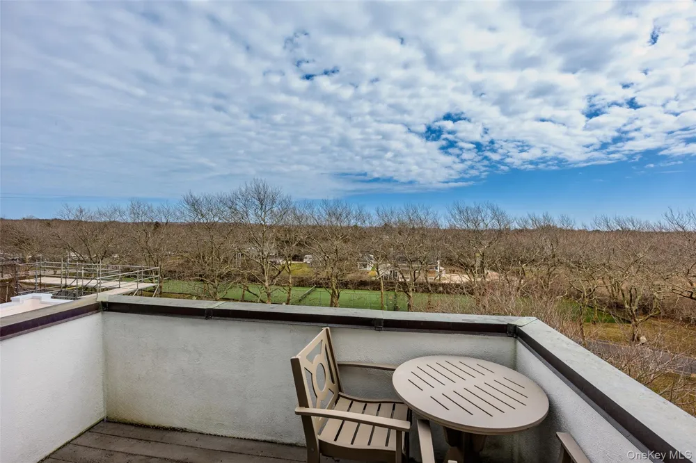 236 Edgemere Street #314 Montauk, NY 11954