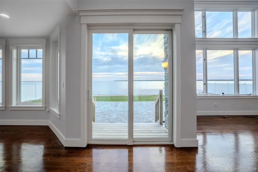 72 Grandview Drive Shirley, NY 11967