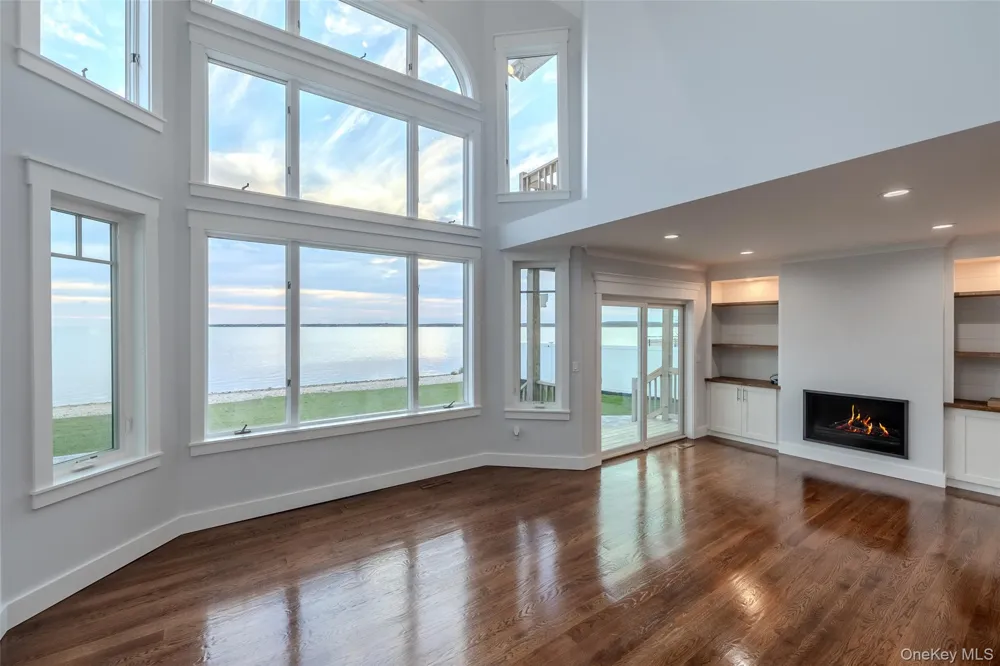 72 Grandview Drive Shirley, NY 11967
