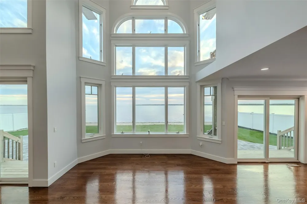 72 Grandview Drive Shirley, NY 11967