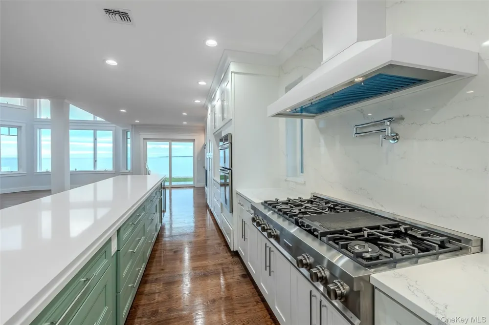 72 Grandview Drive Shirley, NY 11967