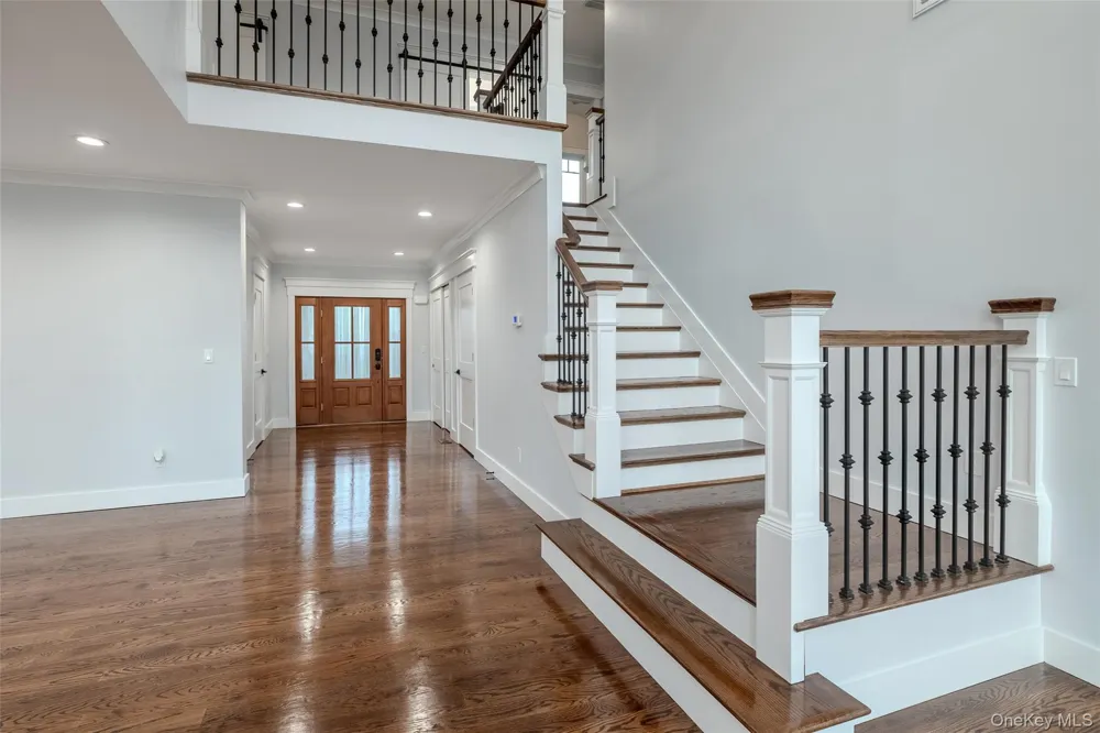 72 Grandview Drive Shirley, NY 11967