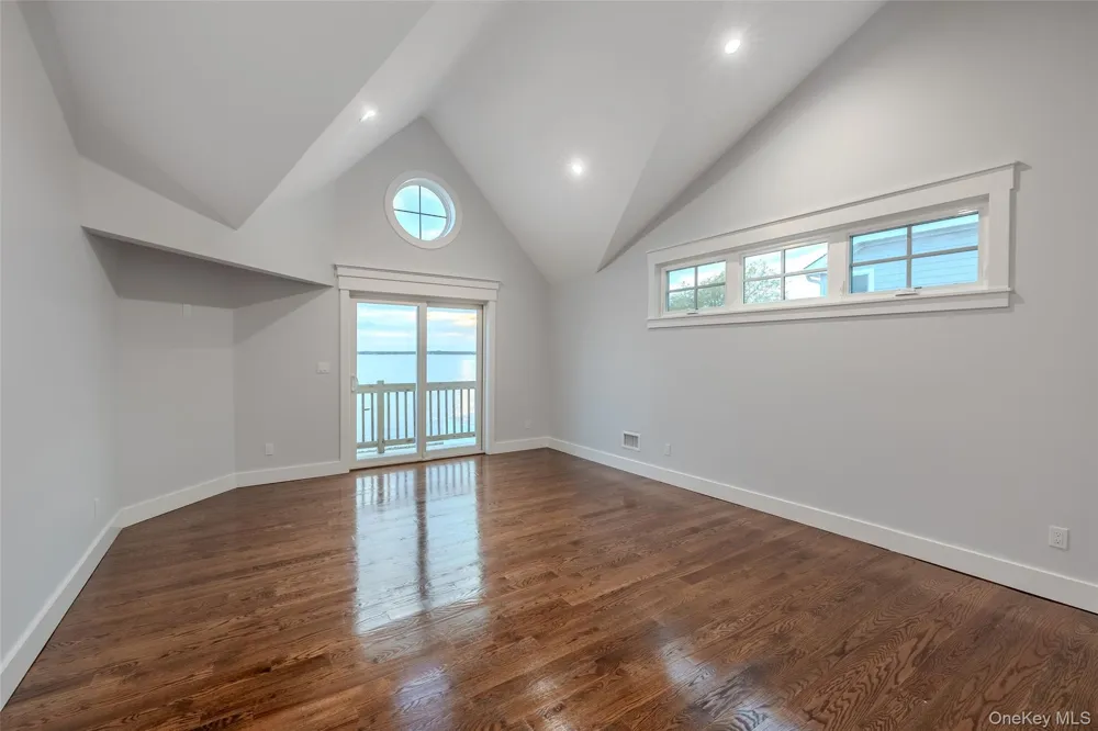 72 Grandview Drive Shirley, NY 11967