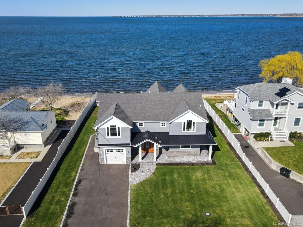 72 Grandview Drive Shirley, NY 11967