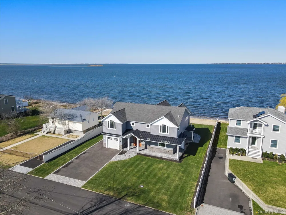 72 Grandview Drive Shirley, NY 11967