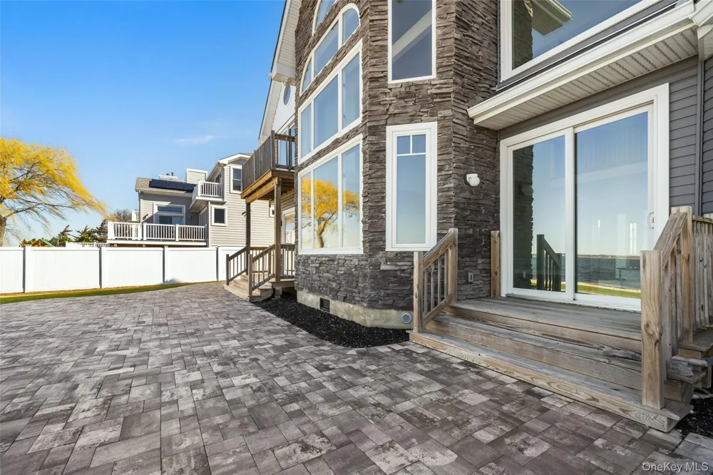 72 Grandview Drive Shirley, NY 11967