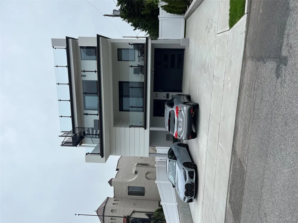 549 E Olive Street Long Beach, NY 11561