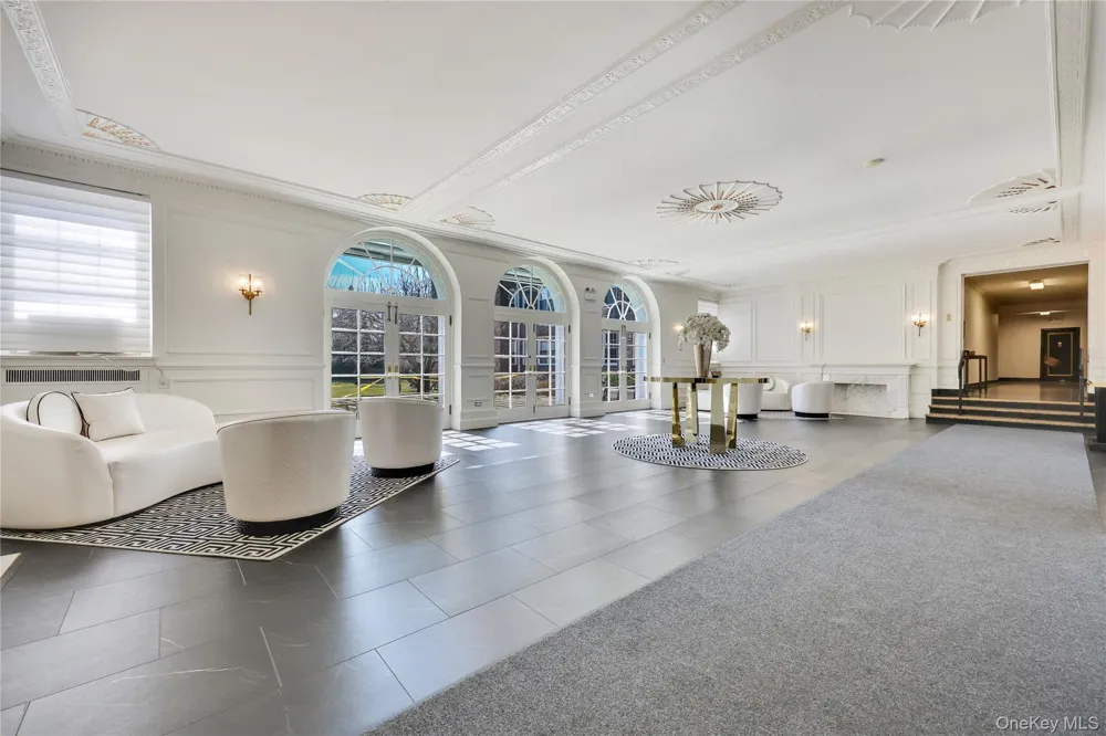 819 Broadway #1-G Woodmere, NY 11598