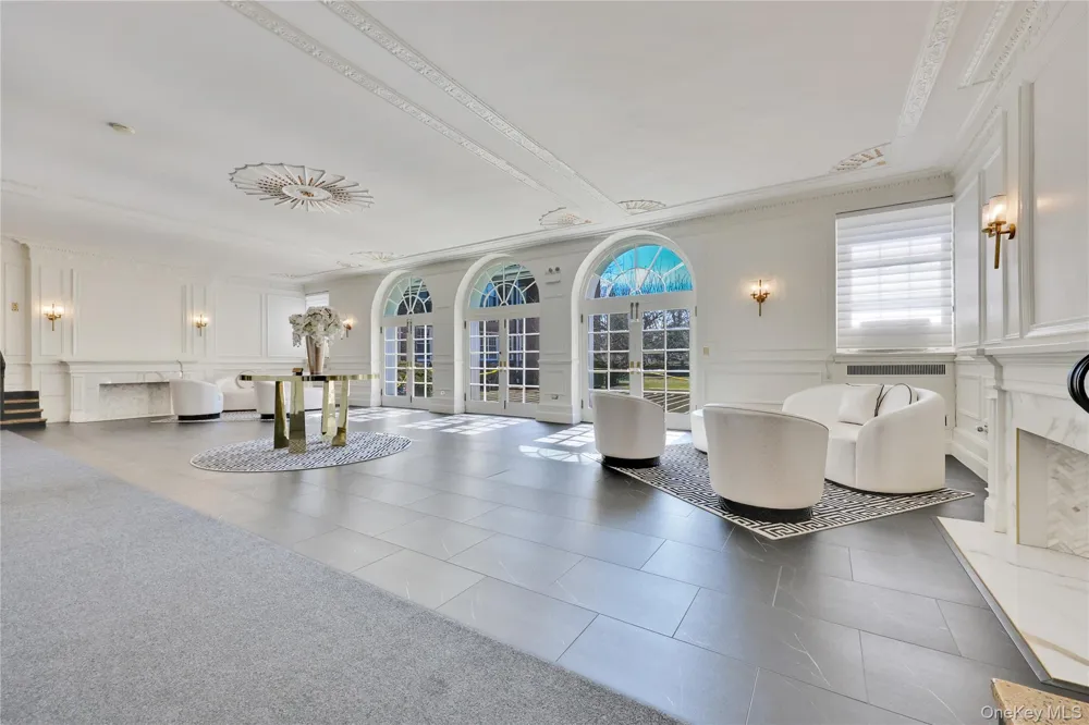 819 Broadway #1-G Woodmere, NY 11598