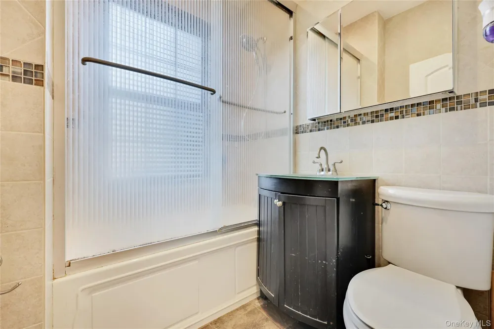 819 Broadway #1-G Woodmere, NY 11598