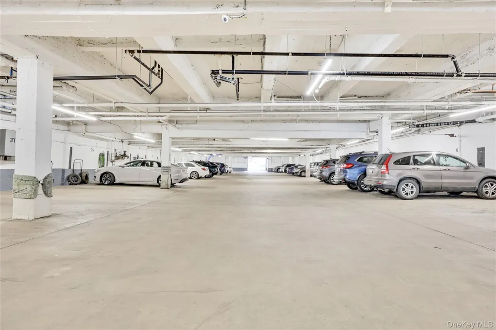 819 Broadway #1-G Woodmere, NY 11598