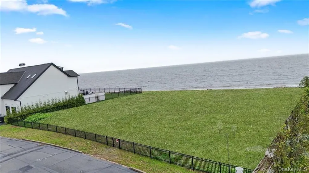 140 Nicolosi Drive Staten Island, NY 10312