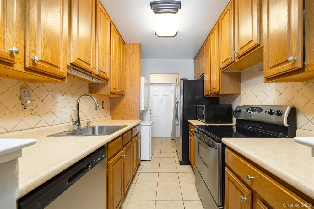 10 Skyline Drive #10 Fishkill, NY 12524