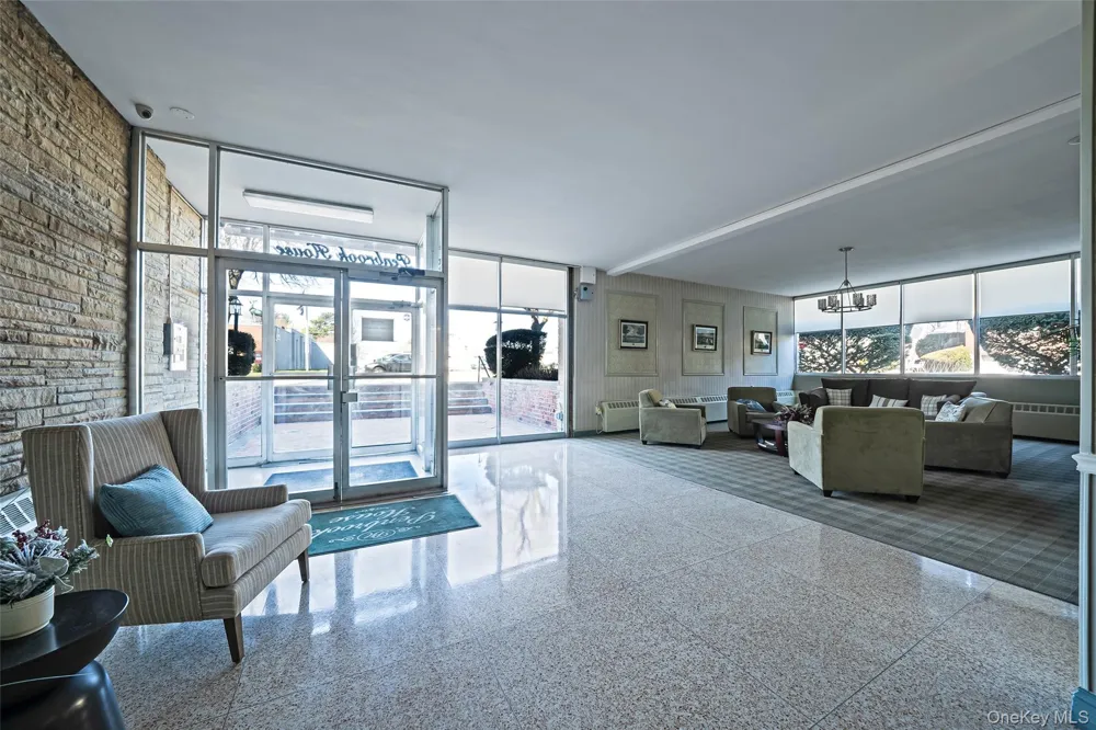 60 Hempstead Avenue #1O Lynbrook, NY 11563