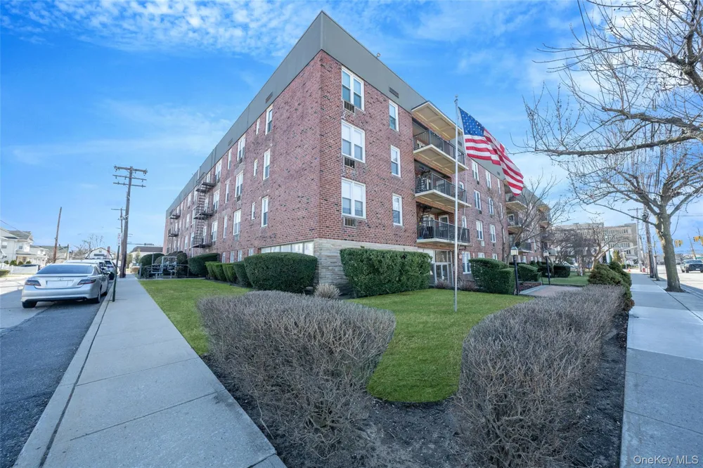 60 Hempstead Avenue #1O Lynbrook, NY 11563