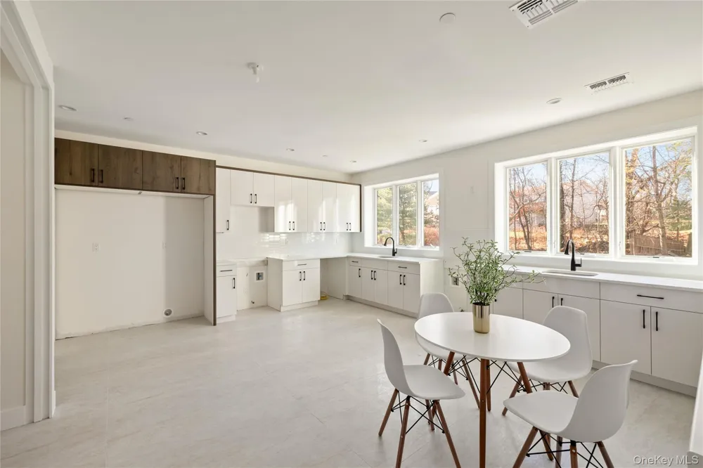 3 Valley Way #321 Spring Valley, NY 10977
