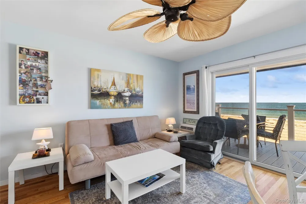 16 Navy Road #206 Montauk, NY 11954