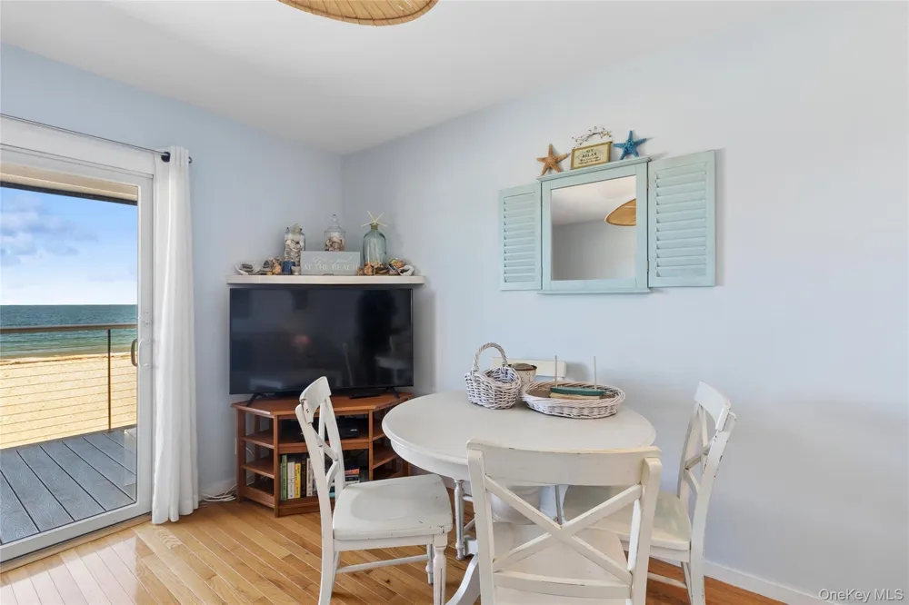 16 Navy Road #206 Montauk, NY 11954