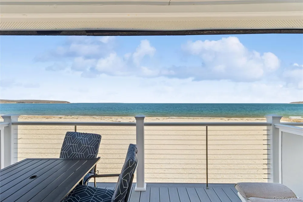 16 Navy Road #206 Montauk, NY 11954