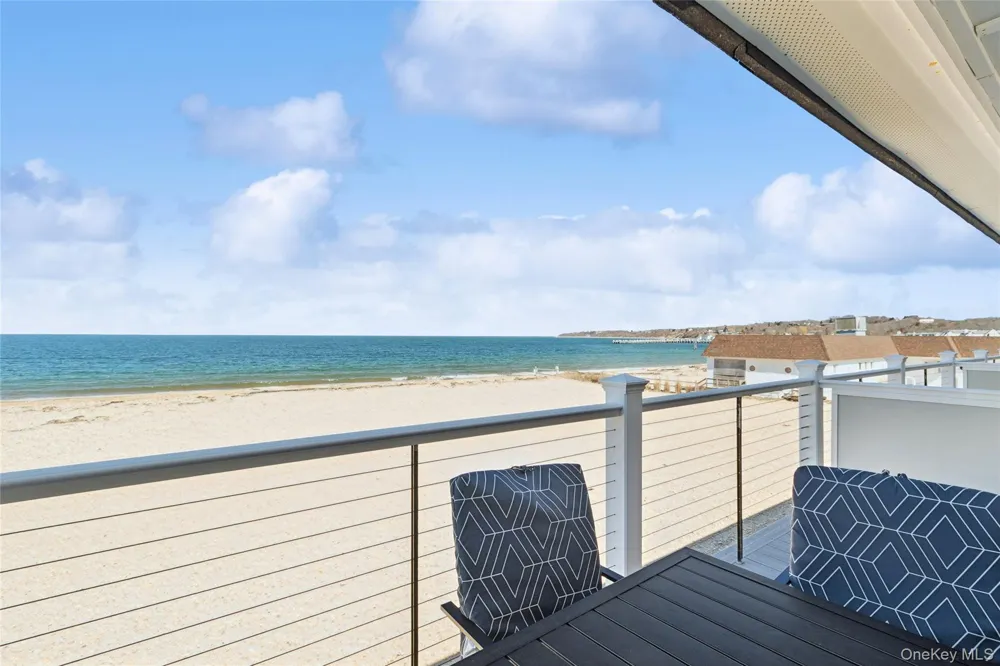 16 Navy Road #206 Montauk, NY 11954