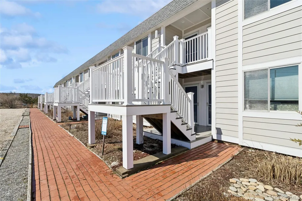 16 Navy Road #206 Montauk, NY 11954