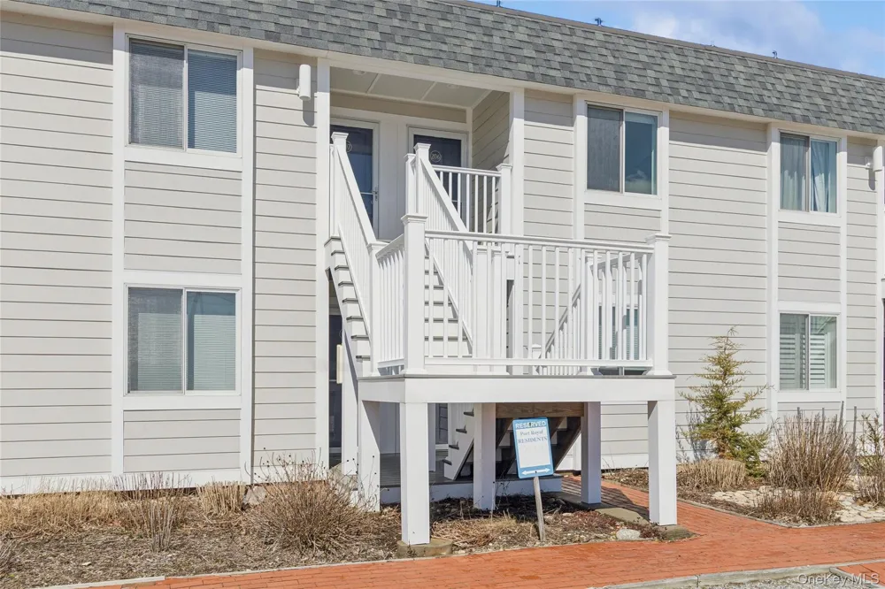16 Navy Road #206 Montauk, NY 11954