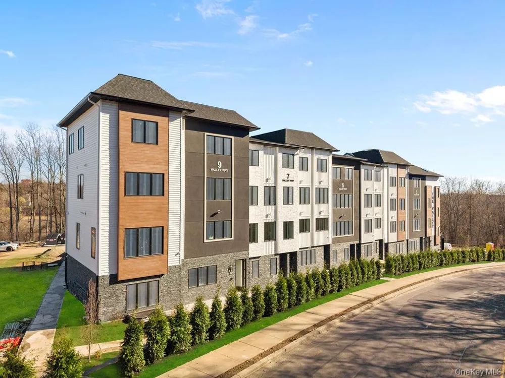 3 Valley Way #320 Spring Valley, NY 10977