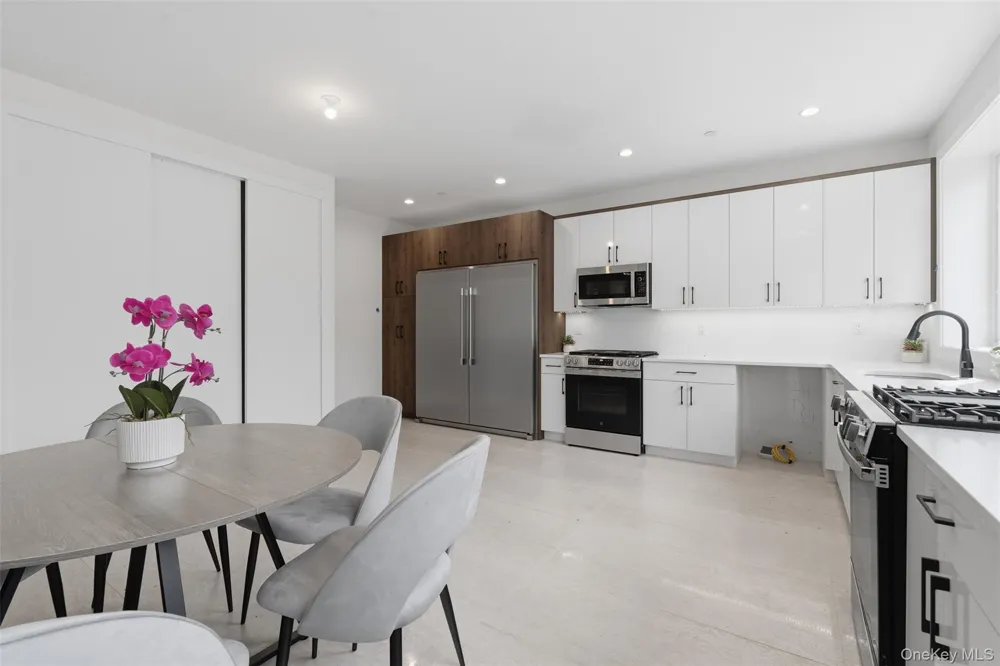 3 Valley Way #320 Spring Valley, NY 10977