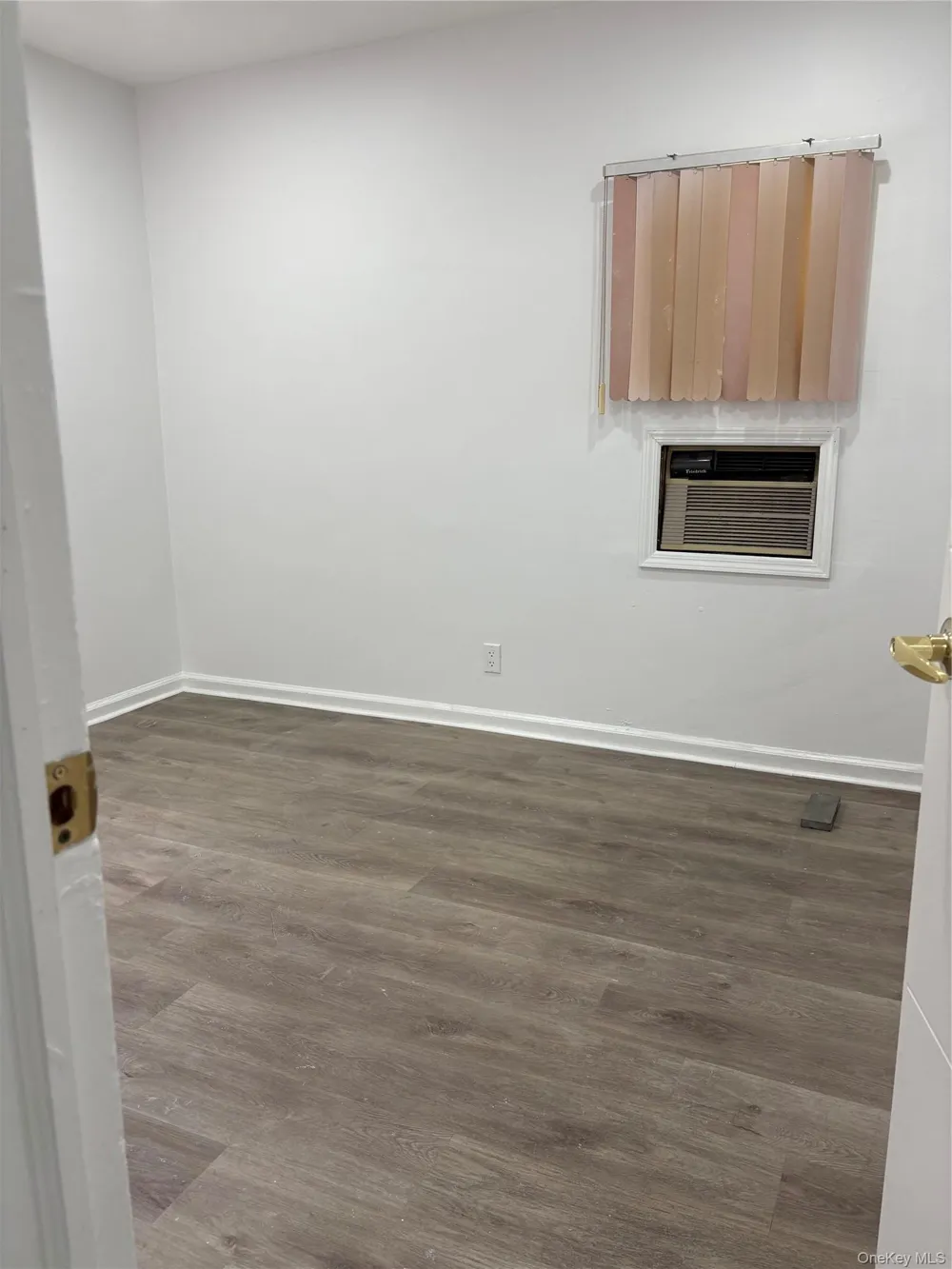 81 Gerard Avenue New Hyde Park, NY 11040